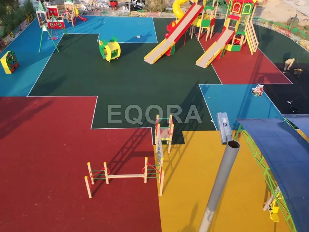 Бесшовное покрытие из резиновой крошки для детской площадки в Карабаше